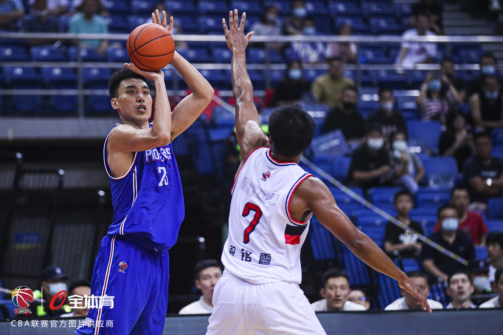 今晚夏洛特黄蜂遗憾出局：CBA季后赛节点到来，引发热议，临场指挥获称赞 -金年会首页